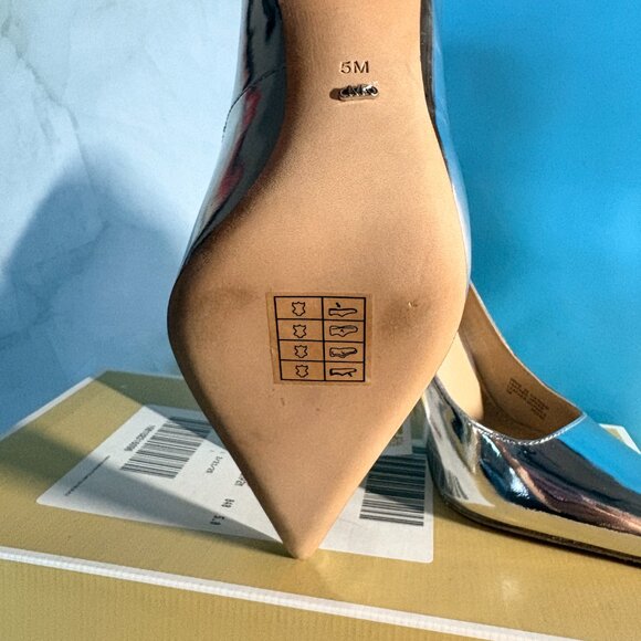 NIB Michael Kors Halle Leather Metallic Pump Heels Silver S US 7 - Picture 2 of 4